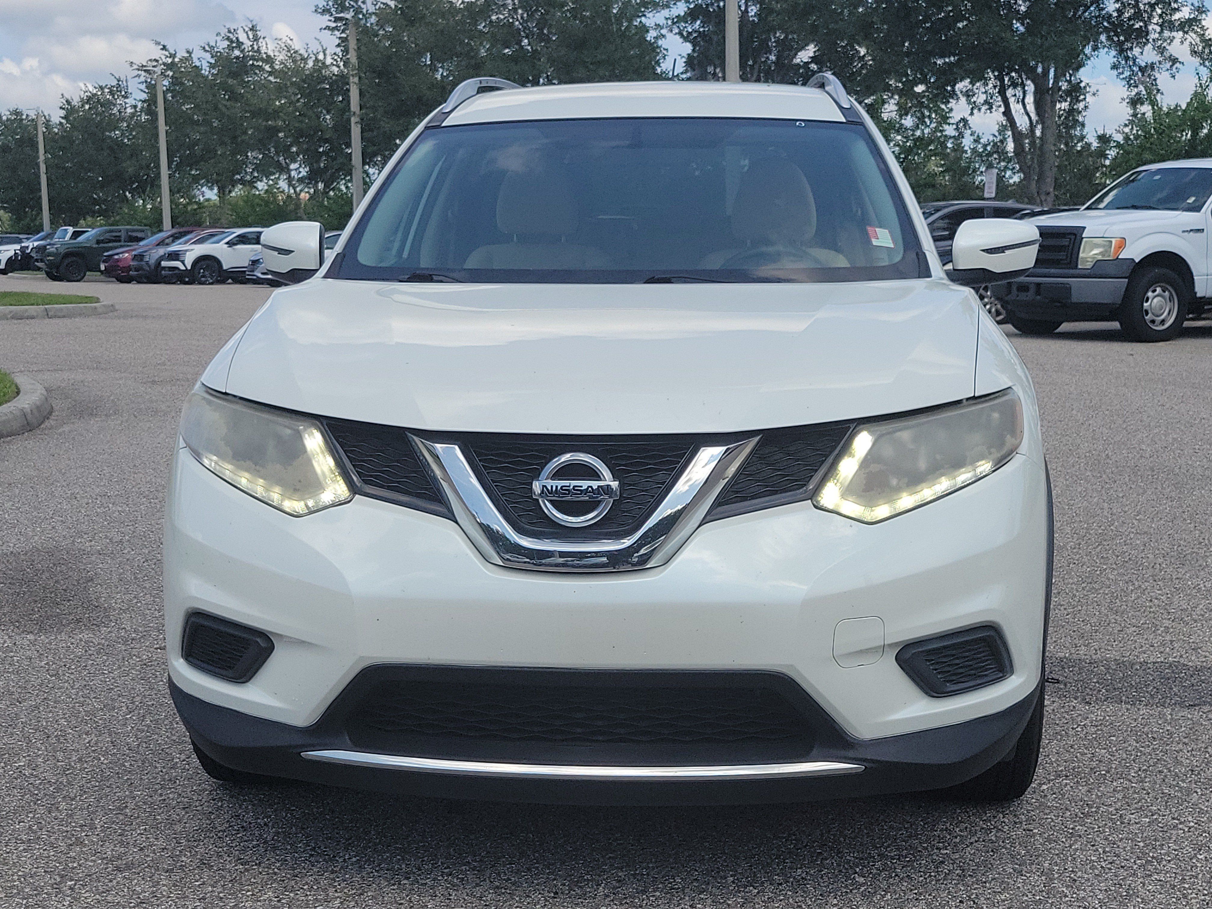 Used 2016 Nissan Rogue SV AWD/4WD image 2