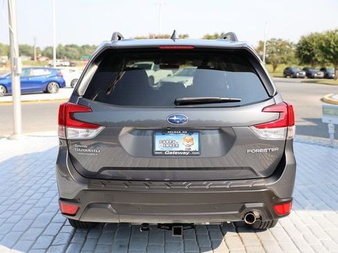 Used 2020 Subaru Forester Limited image 4