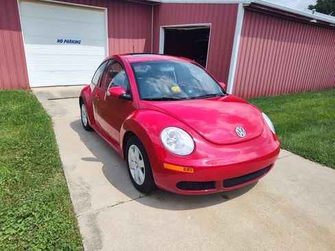 Used 2007 Volkswagen Beetle Coupe w/ Package 1 FWD image 4