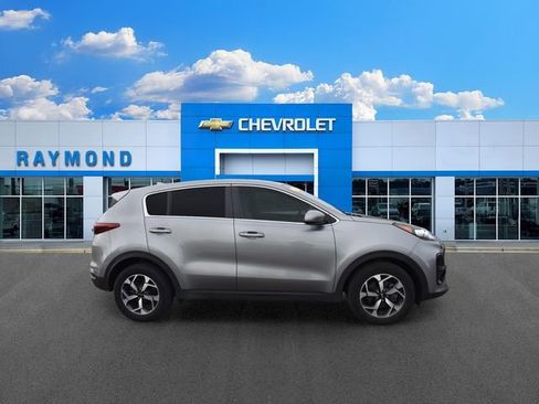 Used 2020 Kia Sportage LX FWD image 2