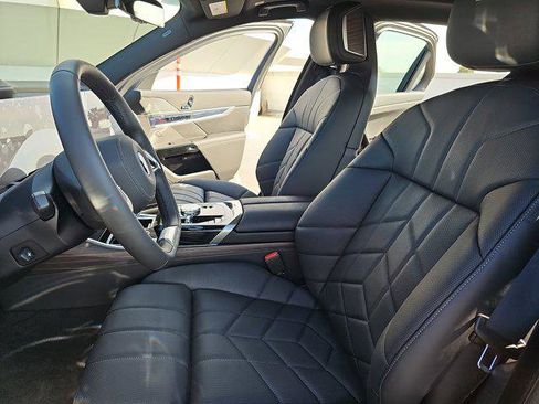 New 2025 BMW i7 eDrive50 image 15