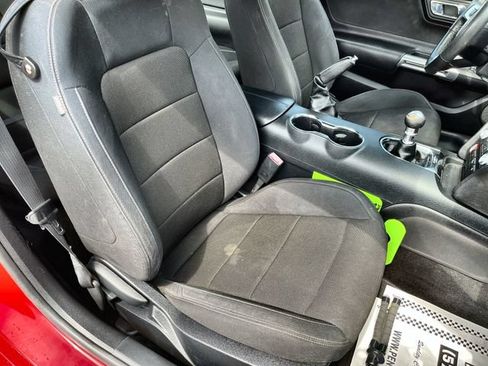 Used 2015 Ford Mustang Coupe RWD image 25