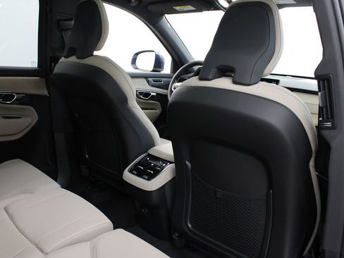 New 2026 Volvo XC90 B6 Plus w/ Protection Package Premier AWD/4WD image 23