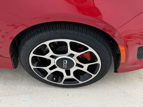 Used 2013 FIAT 500 Turbo w/ Beats Audio Pkg FWD image 13