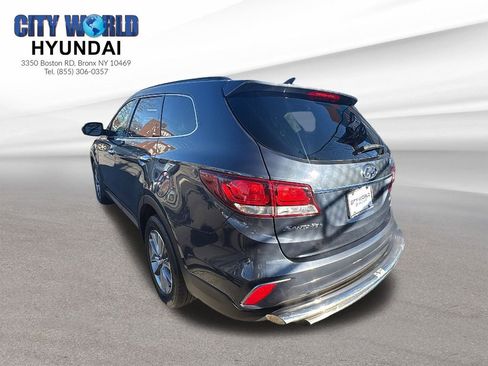 Used 2017 Hyundai Santa Fe SE image 3