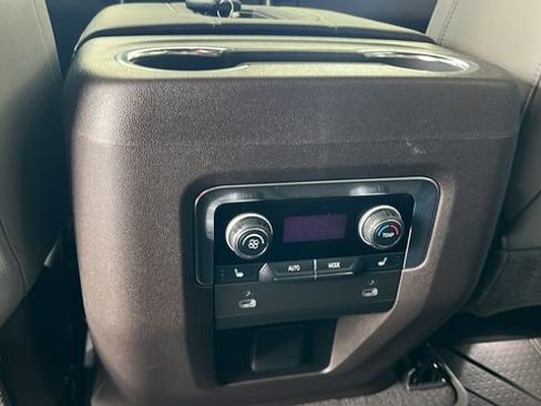 Used 2021 Chevrolet Tahoe LT w/ LT Signature Package image 17