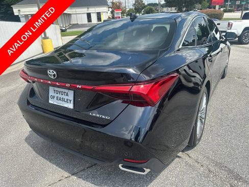 Certified 2019 Toyota Avalon Limited w/ Advanced Safety Package FWD image 7