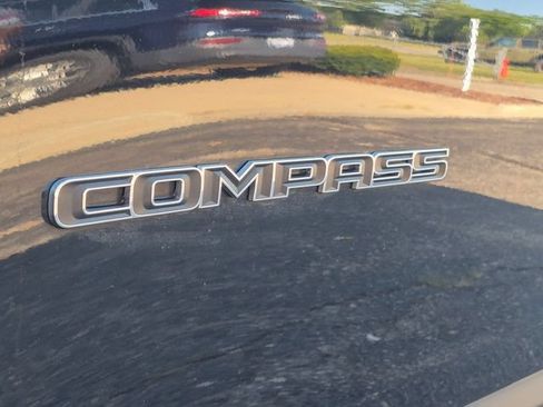 Certified 2024 Jeep Compass Limited AWD/4WD image 10