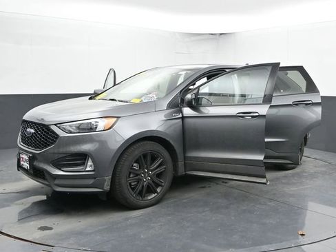 Used 2024 Ford Edge ST-Line w/ Class II Trailer Tow Package image 34