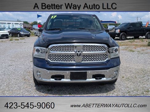 Used 2017 RAM 1500 Laramie w/ Convenience Group AWD/4WD image 4