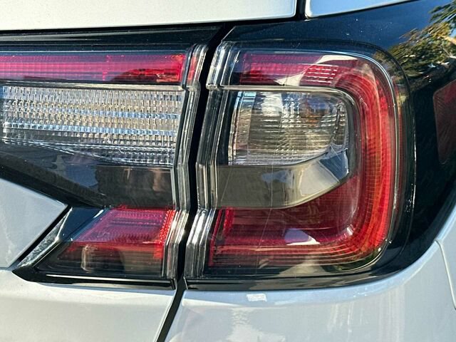 Used 2021 Subaru Outback AWD/4WD image 31