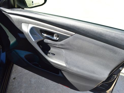 Used 2014 Nissan Altima 2.5 S w/ Display Audio Package FWD image 21