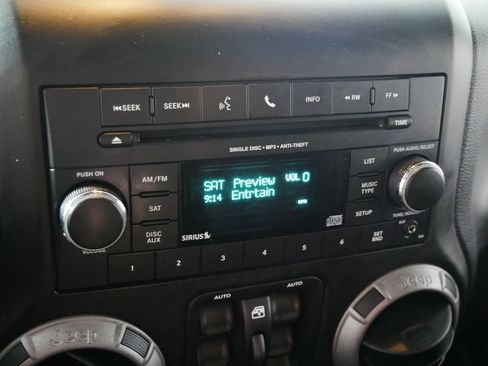 Used 2013 Jeep Wrangler Unlimited Sport image 22