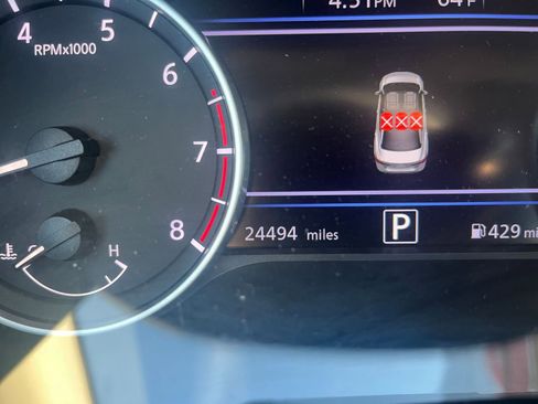 Used 2025 Nissan Sentra SV image 38