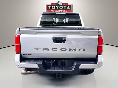 Used 2025 Toyota Tacoma SR5 w/ SR5 Upgrade Package AWD/4WD image 6
