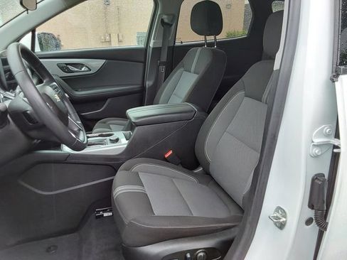 Used 2025 Chevrolet Blazer LT FWD image 18