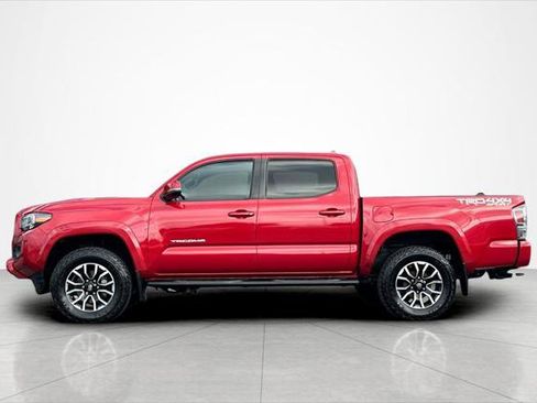 Used 2020 Toyota Tacoma TRD Sport w/ Technology Package AWD/4WD image 2