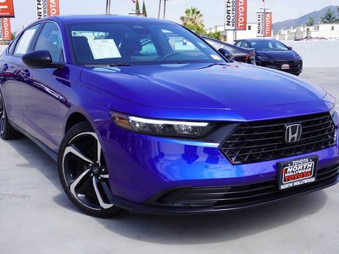 Used 2025 Honda Accord Sport image 2