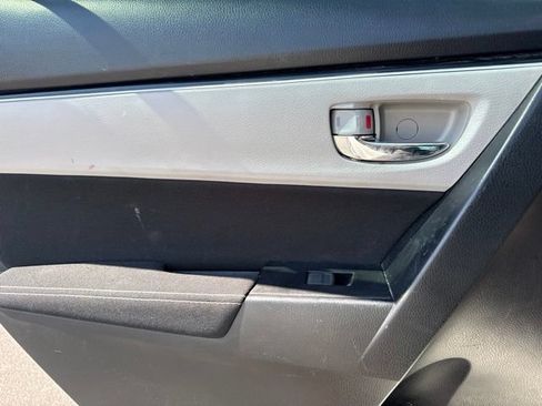 Used 2019 Toyota Corolla LE w/ Carpet Mat Package (TMS) FWD image 19