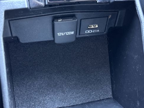 Used 2021 Toyota Corolla XSE image 28