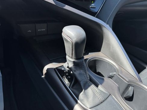 Used 2021 Toyota Camry SE FWD image 6