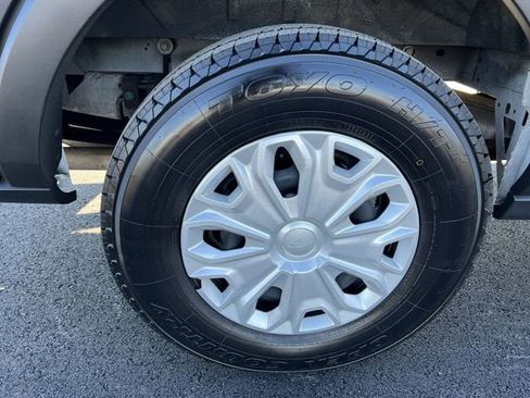 Used 2023 Ford Transit 350 XLT image 32