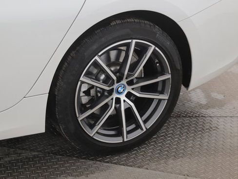 Used 2022 BMW 330e xDrive image 14