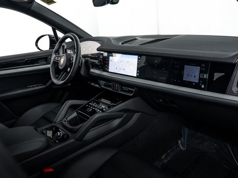 Certified 2026 Porsche Cayenne AWD/4WD image 13