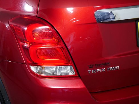 Certified 2020 Chevrolet Trax Premier AWD/4WD image 17