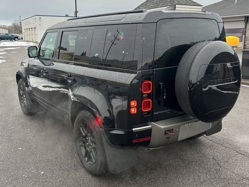 Used 2023 Land Rover Defender 110 X-Dynamic SE image 4