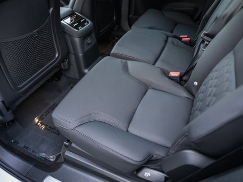 Used 2025 Volvo XC90 T8 Plus w/ Protection Package Premier image 29