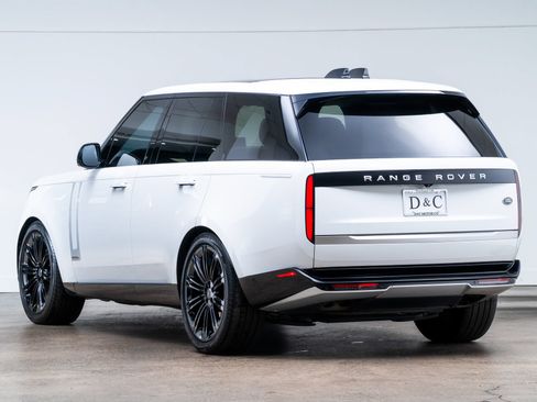 Used 2023 Land Rover Range Rover Autobiography AWD/4WD image 5
