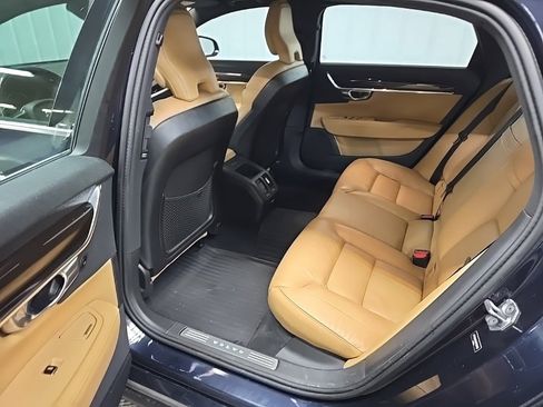 Used 2019 Volvo S90 T6 Momentum image 31