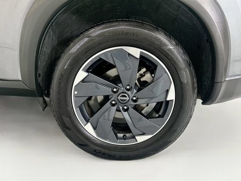 Used 2024 Nissan Rogue SV AWD/4WD image 29