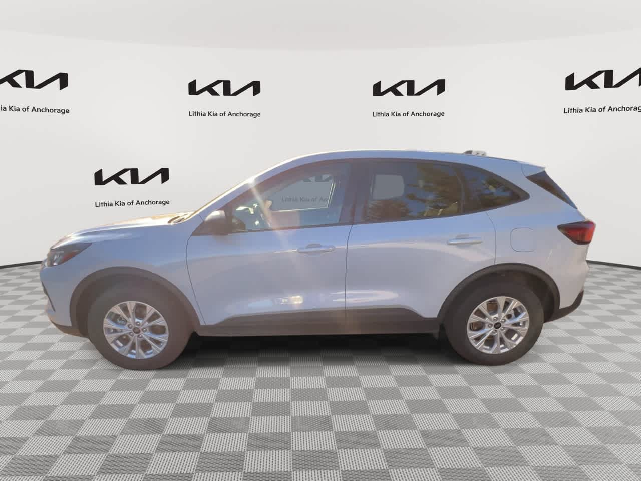 Used 2025 Ford Escape Active AWD/4WD image 4