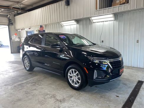 Used 2024 Chevrolet Equinox LT AWD/4WD image 2