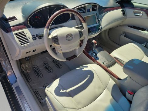 Used 2012 Toyota Avalon Limited image 19