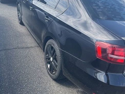 Used 2018 Volkswagen Jetta Sport image 10