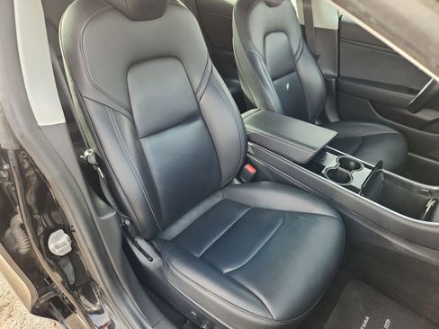 Used 2018 Tesla Model 3 Long Range image 13
