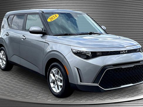 Used 2024 Kia Soul LX w/ Option Group 015 FWD image 1