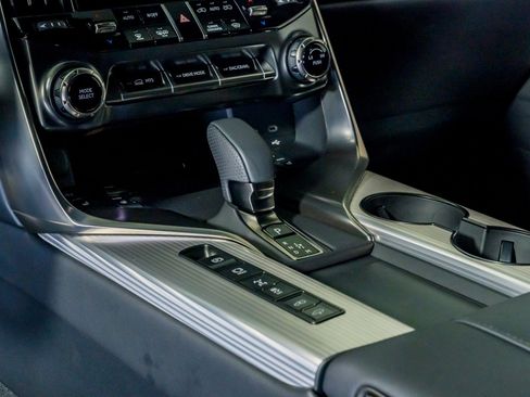 Used 2025 Lexus LX 700h F Sport AWD/4WD image 21