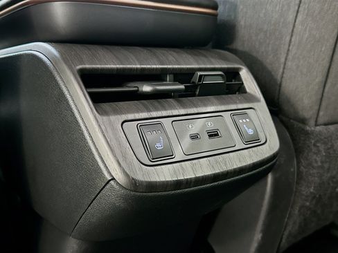 Used 2024 Nissan Ariya AWD image 28
