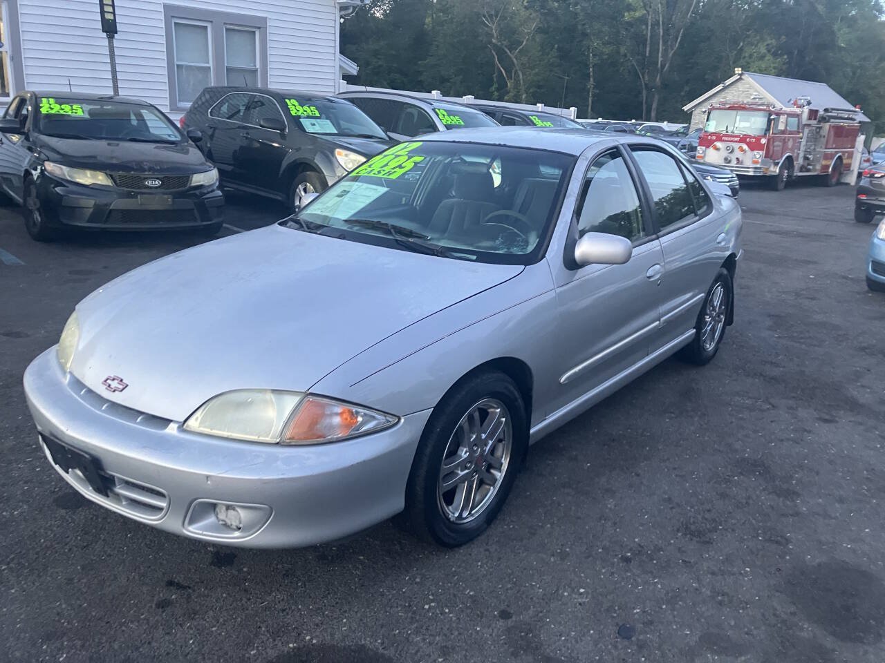 Used 2002 Chevrolet Cavalier LS Sport FWD image 3