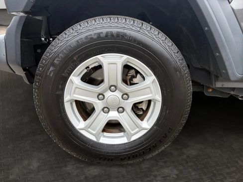 Used 2019 Jeep Wrangler Unlimited Sport S AWD/4WD image 35