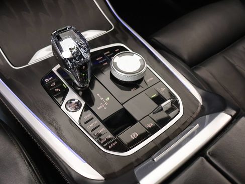 Used 2022 BMW X7 xDrive40i w/ M Sport Package AWD/4WD image 9