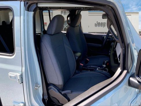 Used 2024 Jeep Wrangler Unlimited AWD/4WD image 7