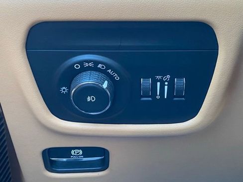 Certified 2023 Jeep Grand Cherokee L Summit image 50