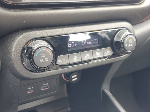 Used 2022 Nissan Kicks SR image 28