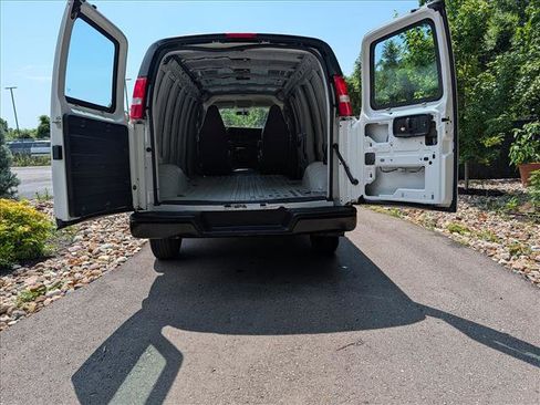 Used 2021 Chevrolet Express 2500 Extended w/ Driver Convenience Package RWD image 17