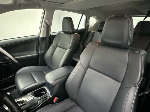 Used 2018 Toyota RAV4 Limited w/ Carpet Mat Package image 9